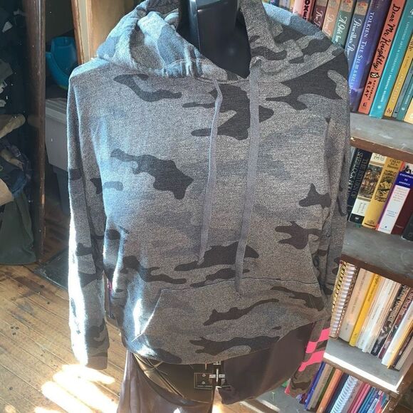 Sundry gray & black camo super soft loungewear 3/L hoodie - Picture 1 of 3